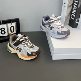 童运动鞋;童皮靴;童板鞋