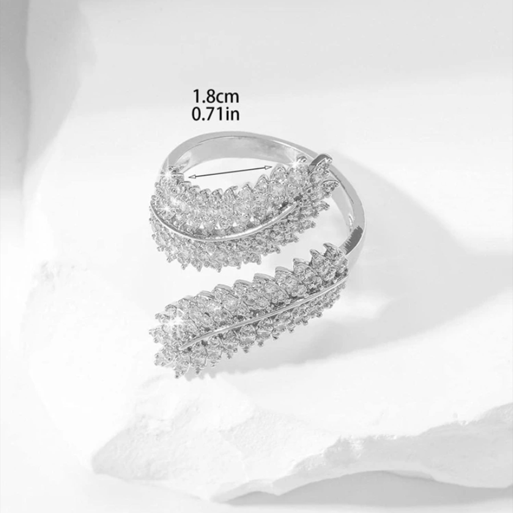 Leaf Diamond Ring With Sparkling Stones For Men And Women_voghion.com