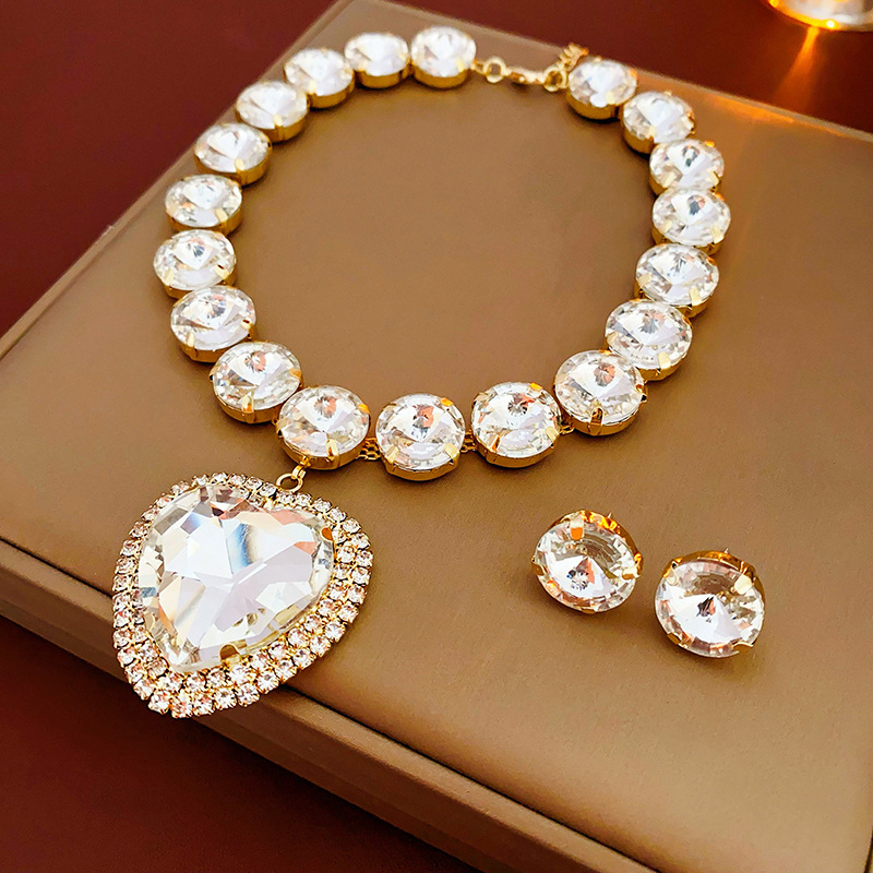 Collar redondo con diamantes de amor conjunto europeo y americano exagerado atmósfera de moda cadena clavícula ligera de lujo conjunto de joyas de alta calidad