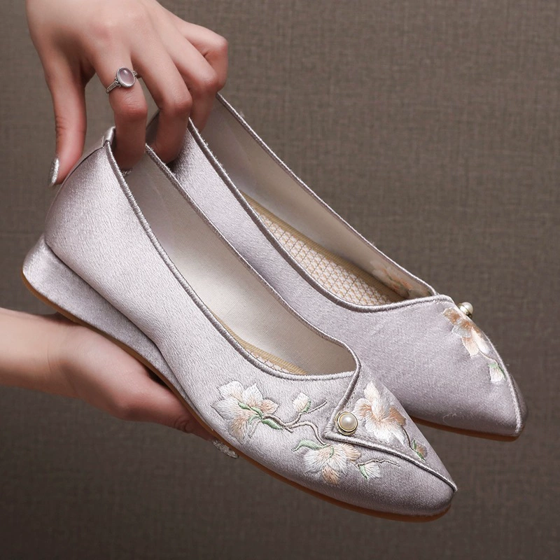 2025 новый стиль ткани туфли на низком каблуке остроконечный национальный стиль ретро вышитые одиночные туфли национальный стиль темперамент чонсам