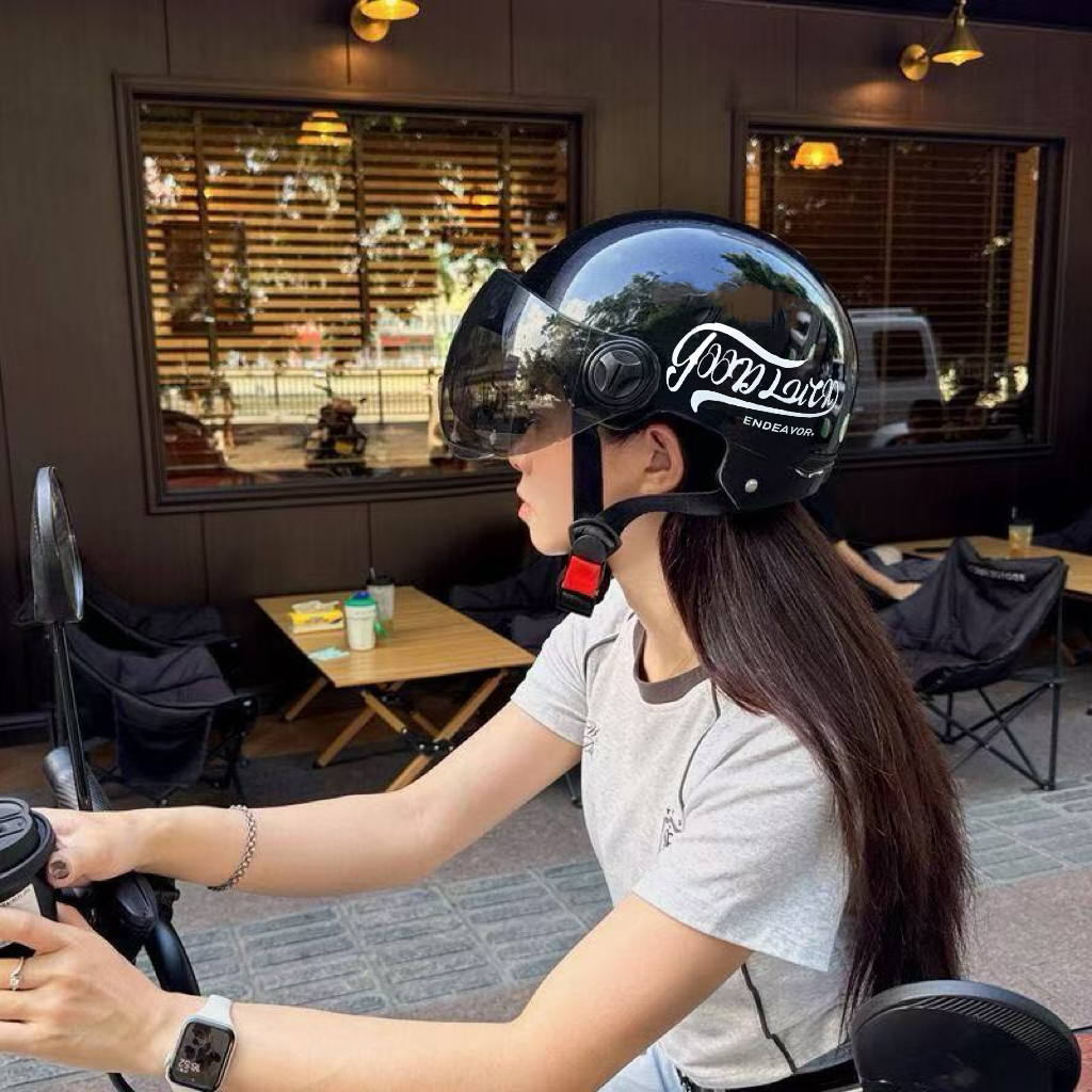 Trendy 3C Certified Electric Motorcycle Helmet Universal