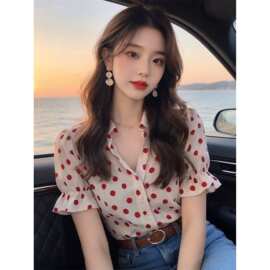 白枕鹤今年流行漂亮高级感超好看别致绝美上衣法式轻熟白色波点