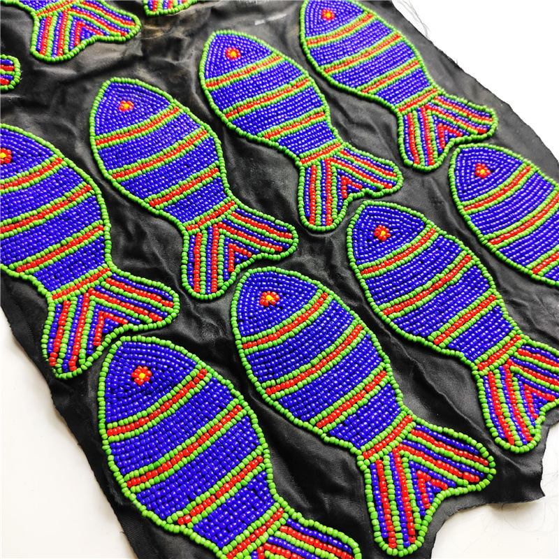 KLJZ039色丁底布订珠子图案胸花服装辅料肩章蓝色鱼布丁