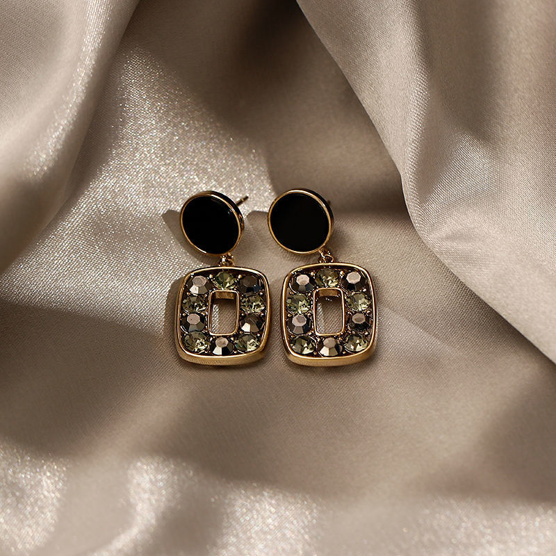 Simple Black Premium Texture Luxury Full Diamond Geometric Rectangular Earrings display picture 2