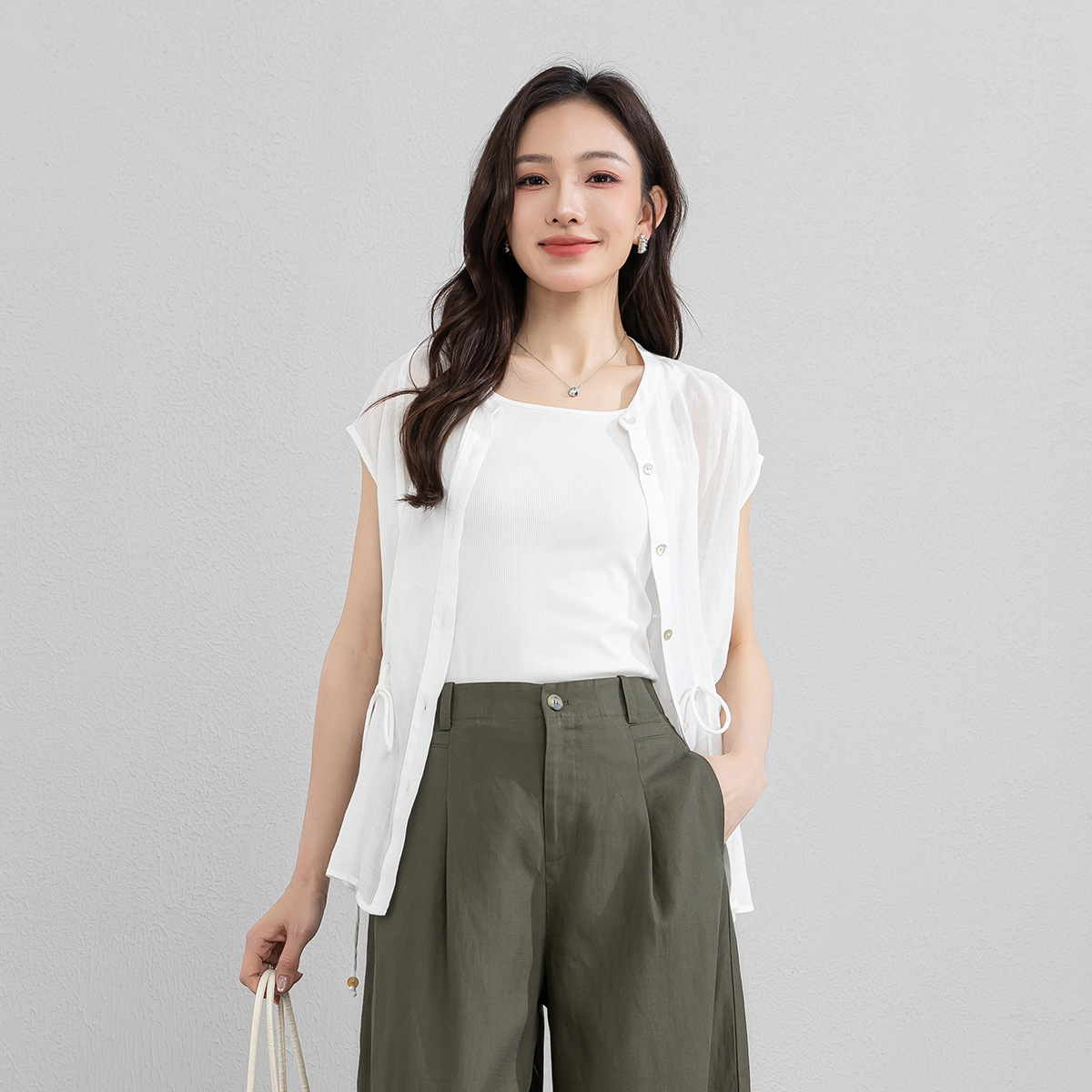 Áo sơ mi nữ linen tay không cổ đứng thắt eo dây rút thoáng mát — Ánh trăng trắng