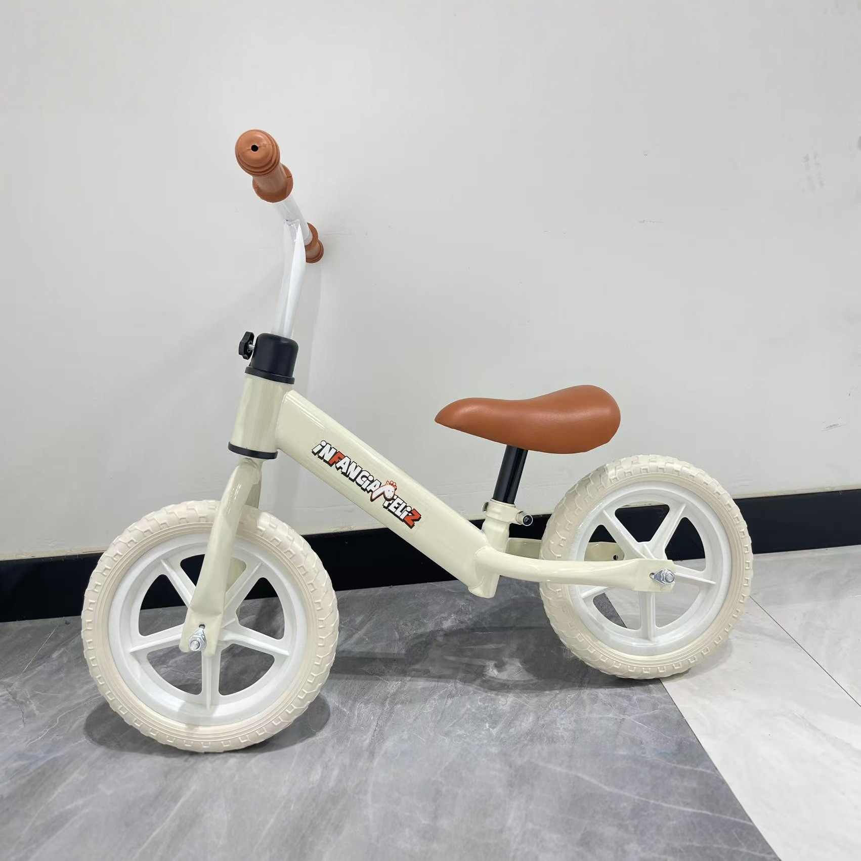 Manufacturer Wholesale Children's Balance Bike, Sliding Bike, Lightweight Two-Wheeled Walker, Scooter for Children Aged 3-6 Years Old