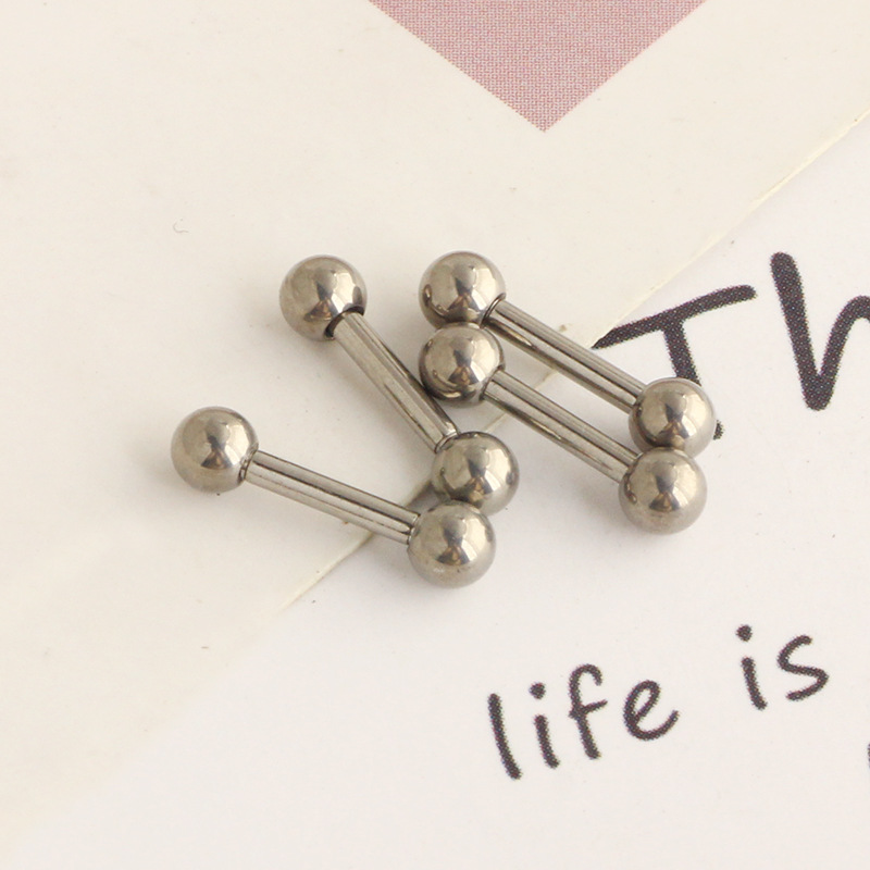 16G labret stud size and finish detail