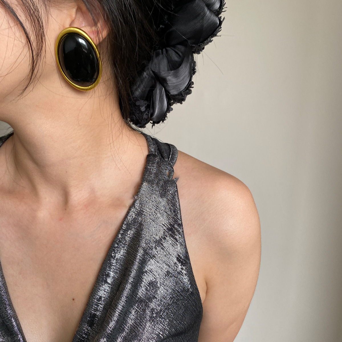 Aguja de plata Encola rojo ovalado Pendientes de diseño retro femenino Pendientes de temperamento de moda Lujo ligero Sentido avanzado