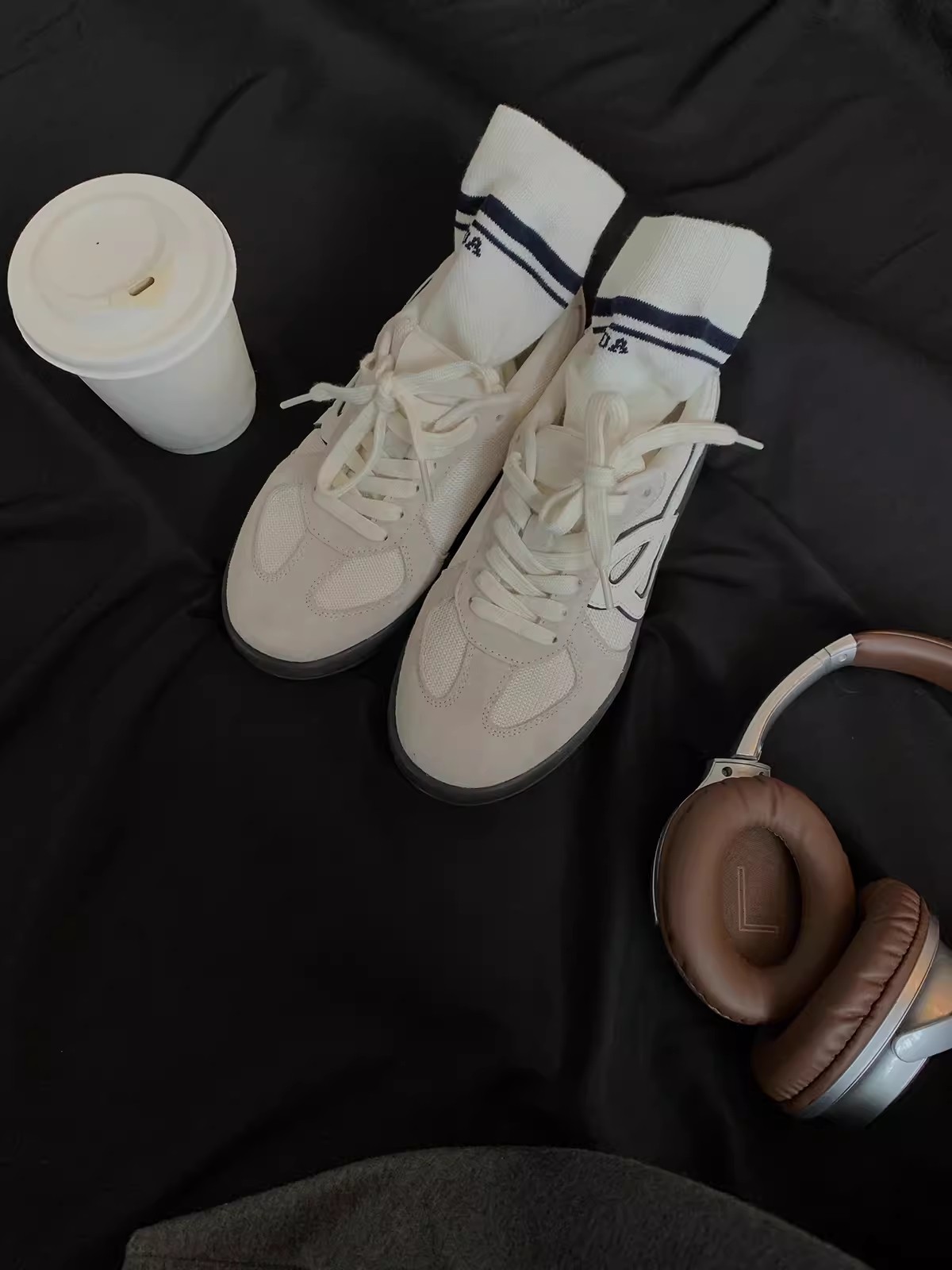 Versión actualizada de cuero de vaca, lazos transpirables de color combinado, zapatos de entrenamiento de alta calidad, zapatos de skate casuales de mujer