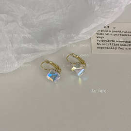 韩国新款水晶立体冰透方糖耳扣几何耳环ins高级感网红百搭配饰女