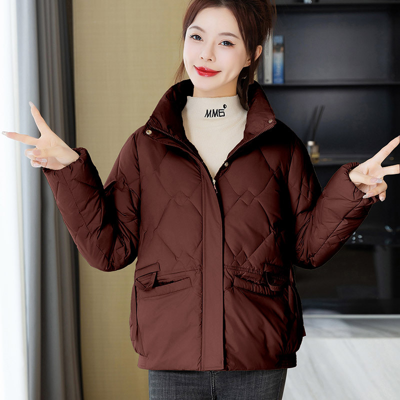 2024 otoño y invierno nuevo estilo coreano chaqueta de algodón de pluma mujer pequeña corta de cuello vertical temperamento chaqueta de algodón de diamante moda image 9