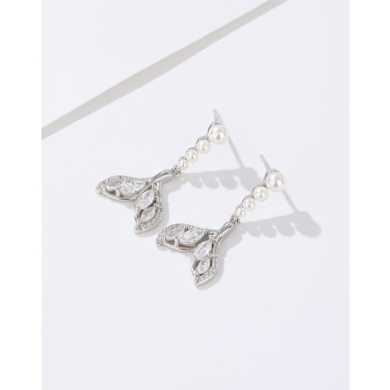 Pendientes de perlas artificiales de cola de pez para mujer 925 plata esterlina 2023 nuevos pendientes de nicho de lujo ligero ins pendientes de alta calidad