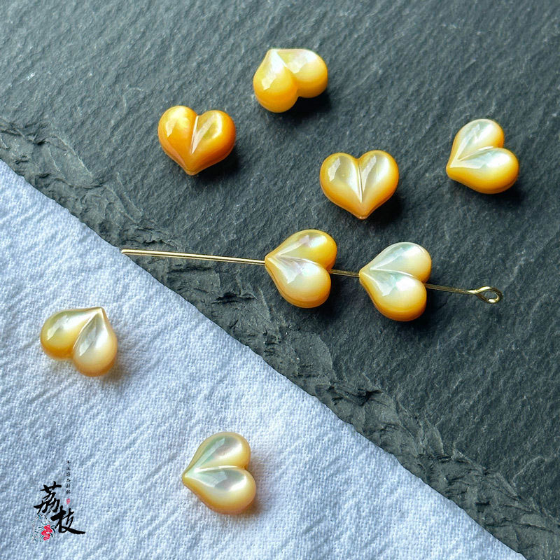 Black and White Mother-Of-Pearl Peach Heart Shell Carving Accessories DIY Bracelet Necklace Beads Spacer Beads Semi-Finished Products