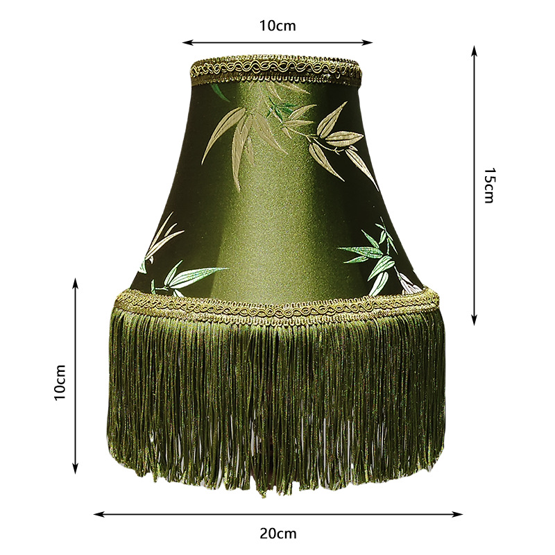 Lámpara de mesa de cobre con pantalla de satén de seda transfronteriza, color verde manzana claro, moderna, hecha a mano, con borlas, para iluminación de dormitorio y uso doméstico.
