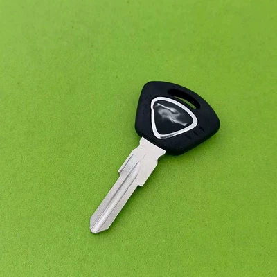 800 Triumph 675 1050 – Motorcycle Key