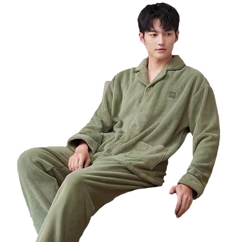 Pijamas para hombres otoño y invierno nuevos botones de franela ropa de casa Cardigan set bordado con solapa pijamas sueltos