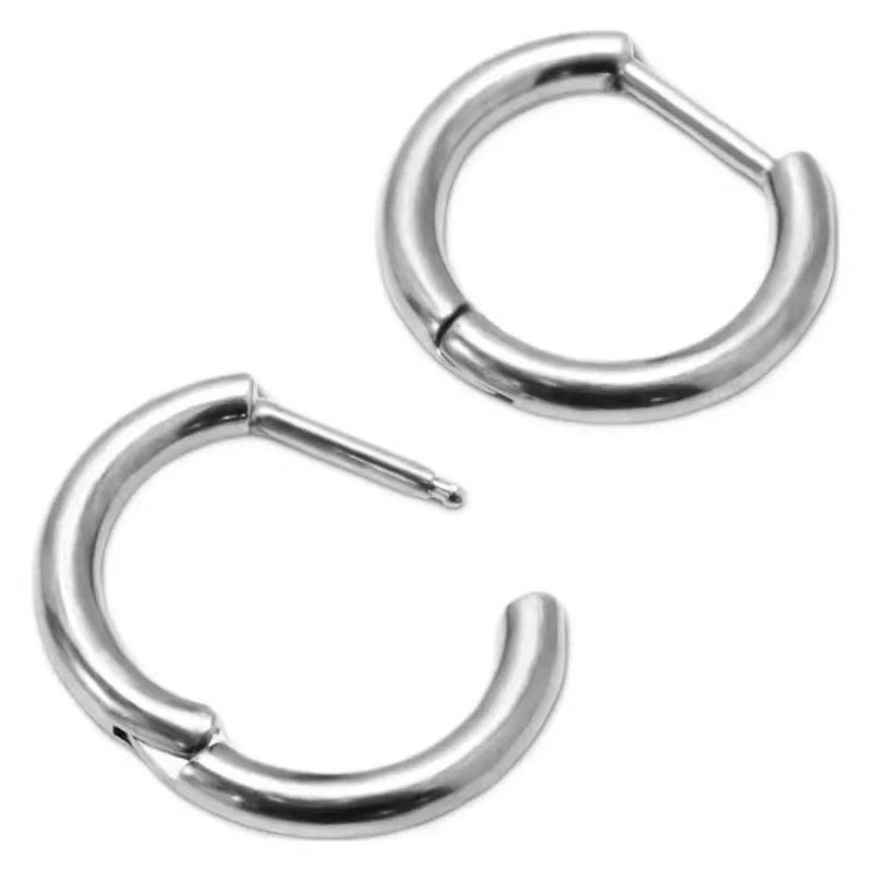 Silver pointed spike labret stud material detail