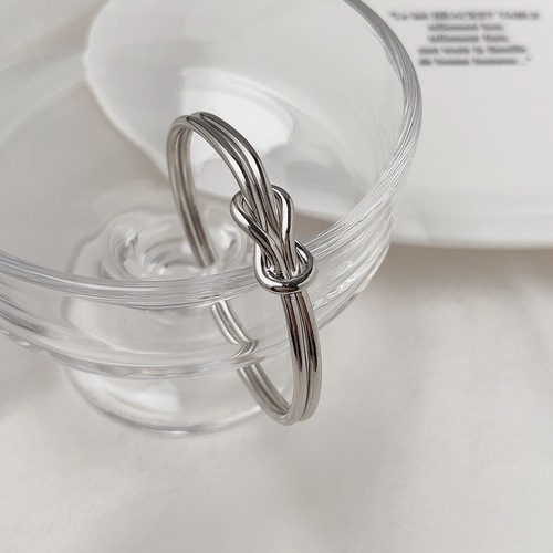 Fashionable glossy metal texture hand ornaments ins opening adjustable double-layer knotted versatile bracelet for women and men