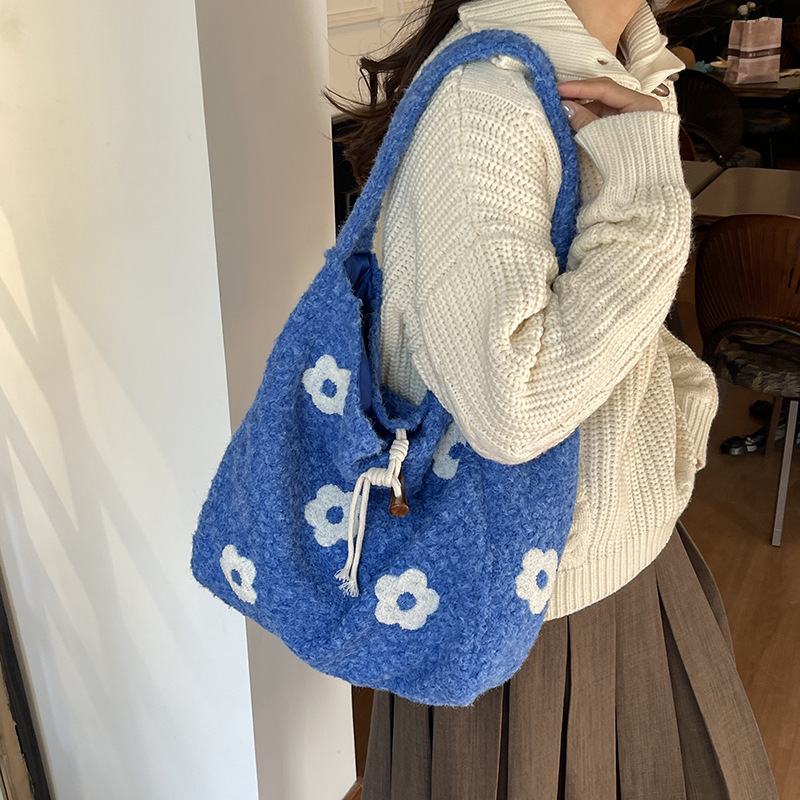 Stuffed Flower Embroidered Shoulder Bag Autumn and Winter Sweet Niche Plush Bag Literary Forest Tote Bag Korean Style Tote Bag