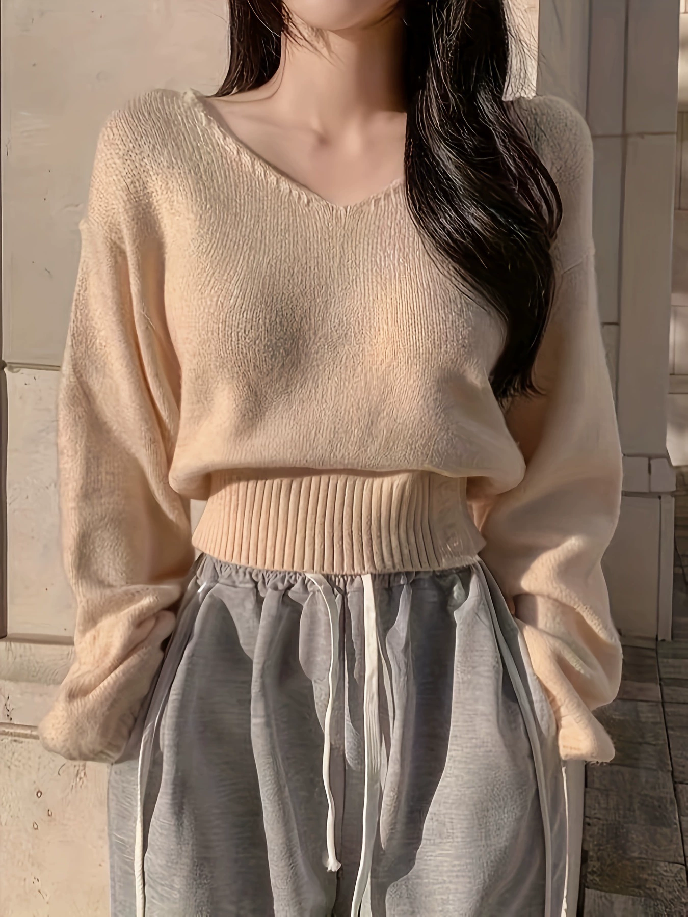 Женский свитер с V-образным вырезом, мягкий бежевый пуловер с длинными рукавами и