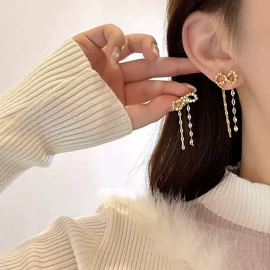 项链;耳环;戒指