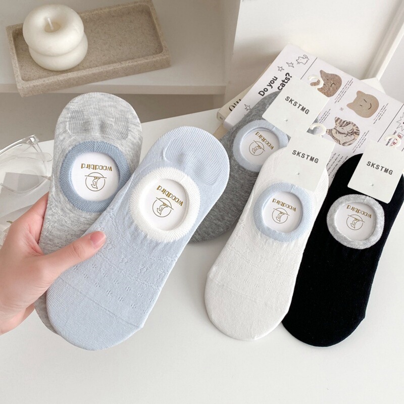 Korean-Style Solid Color Low-Cut Invisible Socks, Breathable Thin Spring/Summer Non-Slip Short Socks, Simple Versatile Seamless Socks for Women Korean-Style Solid Color Low-Cut Invisible Socks, Breathable Thin Spring/Summer Non-Slip Short Socks, Simple Versatile Seamless Socks for Women