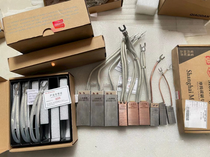 上 海摩根碳刷 MG70 25*32*50 金属石墨电刷 适用水泥厂