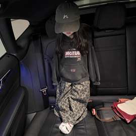 宝宝秋季新款痞帅卫衣套装儿童洋气印花上衣宽松休闲迷彩直筒长裤