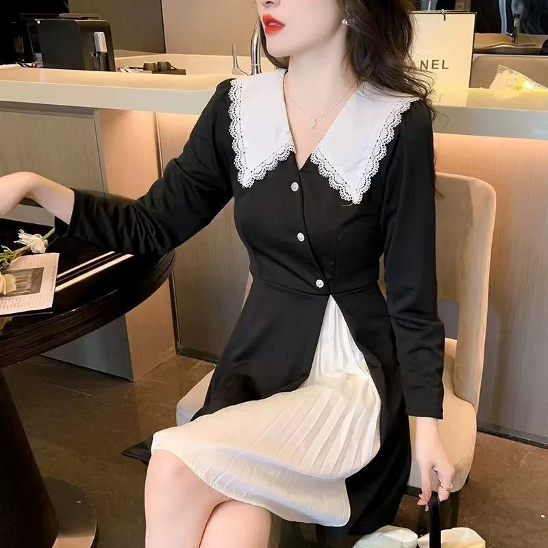 Хепберн стиль платье 2025 новый кукольный воротник с раздвоением маленькая черная юбка осенний цвет с складками дизайн юбка-букет