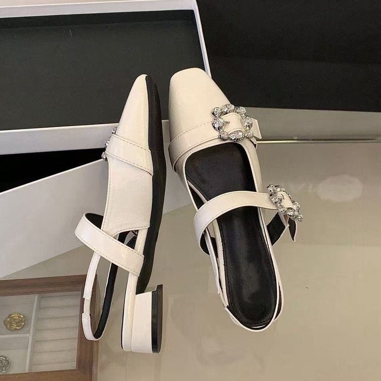 Zapatos franceses de diamante cuadrado de hebilla exquisita Mari Zhen 2026 nuevos zapatos de hebilla simple temperamento ligero zapatos de tacón grueso