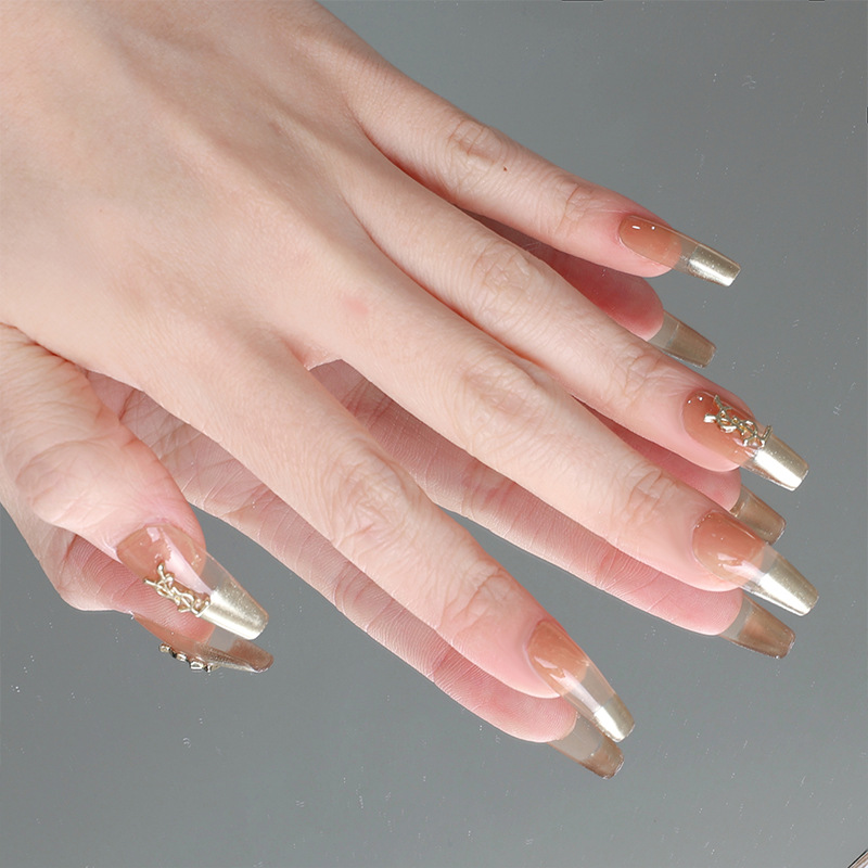 Manual de uso de red de uñas rojo nuevo otoño y invierno corto de alta calidad parche de uñas blanqueador producto terminado de manicura desmontable