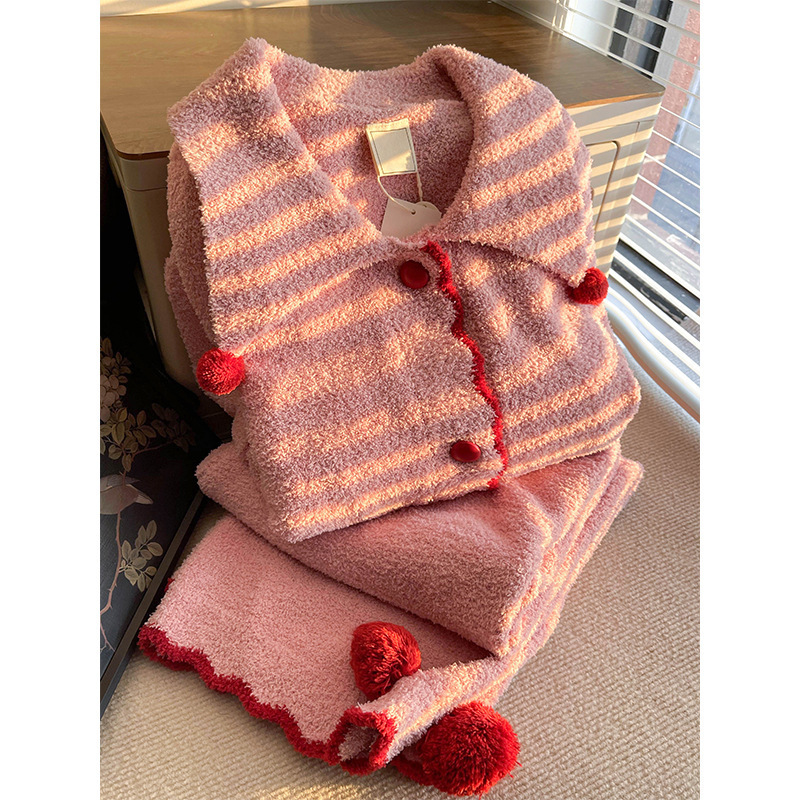 【In Stock for Immediate Dispatch】Korean-Style Half-Velvet Pajamas for Women, Winter Fleece-Lined and Thickened Plush Knit Loungewear in Stock