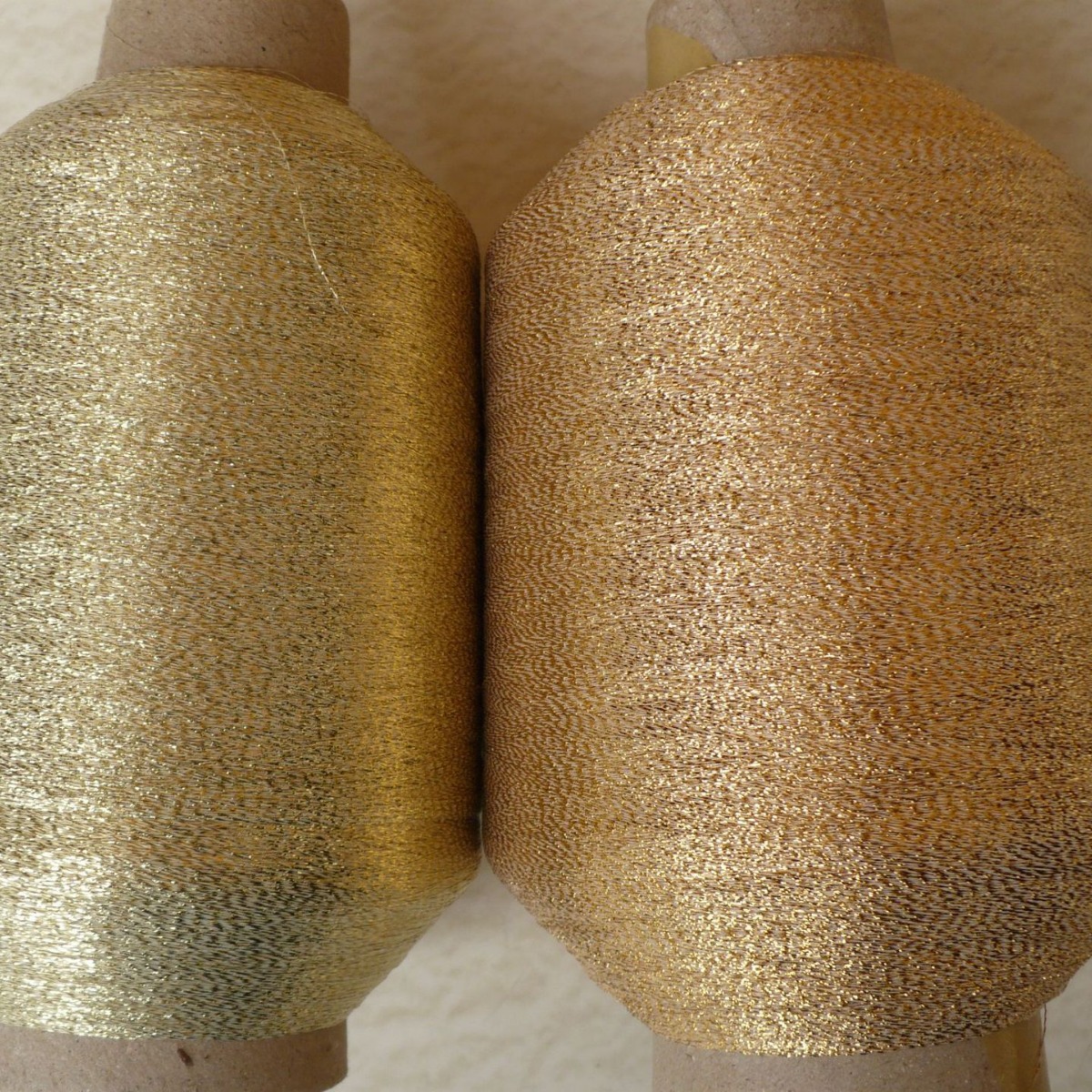 包覆银线条捻股纱包复亮金线条捻股纱Lurex金属纱提花面料织物