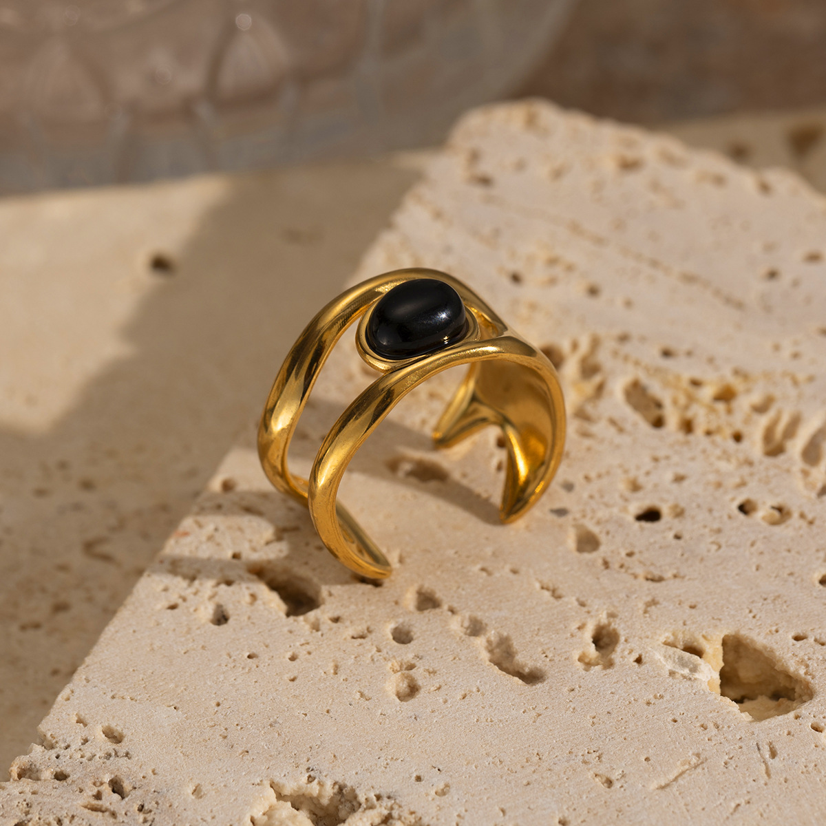 Anillo de acero de titanio de estilo europeo y americano de Tena, sentido de diseño de nicho femenino, anillo de nicho de todo fósforo, sentido de alta gama, joyería explosiva transfronteriza