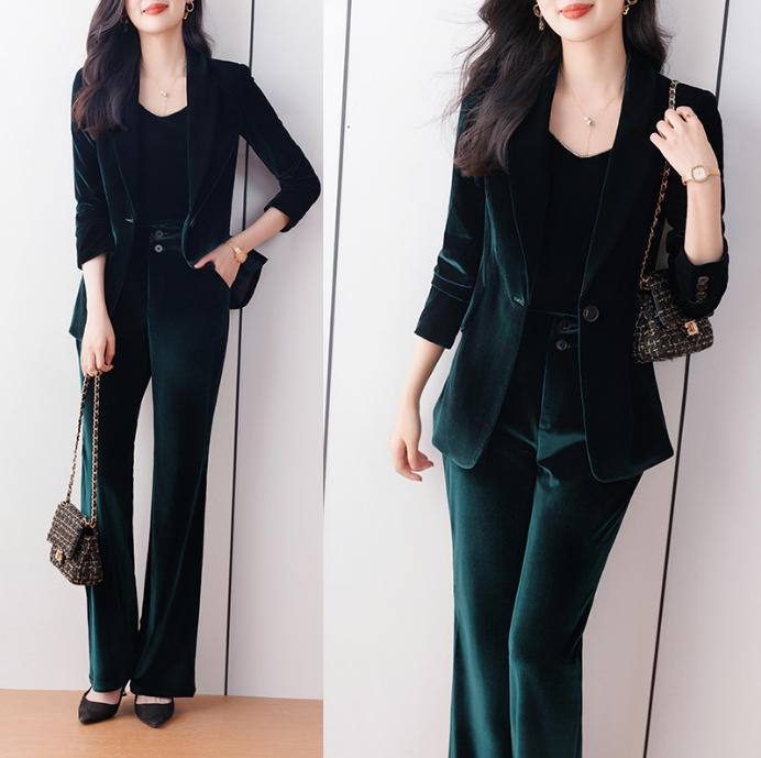 High-End Purple Velvet Blazer for Women, Autumn and Winter 2025 New Style, Professional and Feminine Suit Set High-End Purple Velvet Blazer for Women, Autumn and Winter 2025 New Style, Professional and Feminine Suit Set