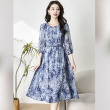 妈妈装收腰显瘦连衣裙夏季女装法式彩绘短袖时尚休闲中老年中长裙