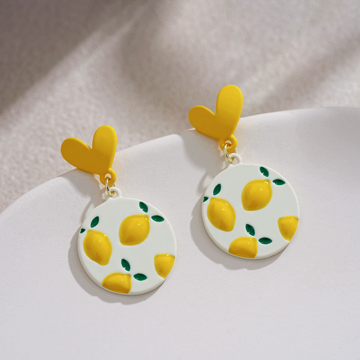 Simple Heart Shape Lemon Round Earrings display picture 5