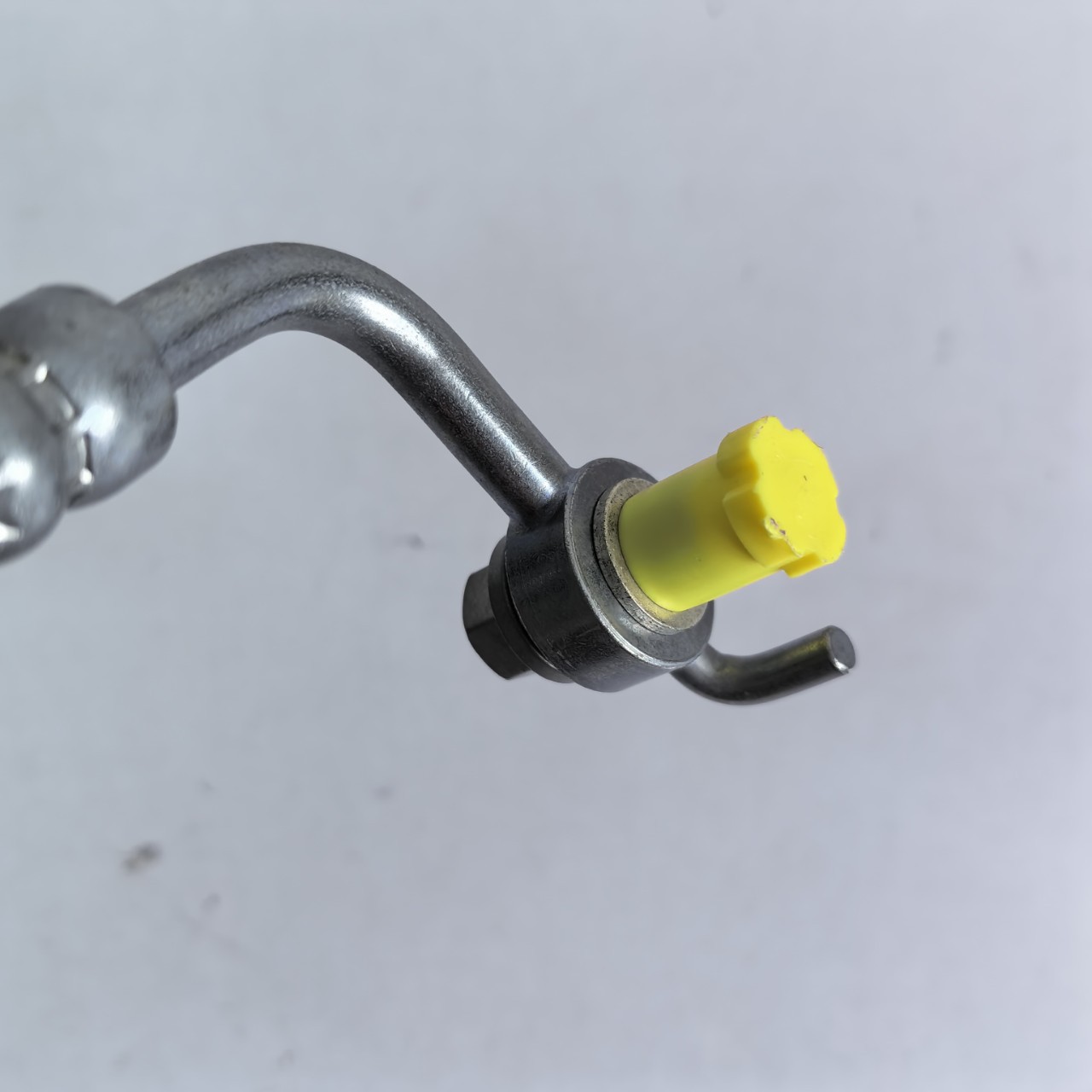 4806C1 Is Suitable for Peugeot 206 207 301 307 Citroen C2 C3 Brake Oil Iron Pipe Brake Master Cylinder Oil