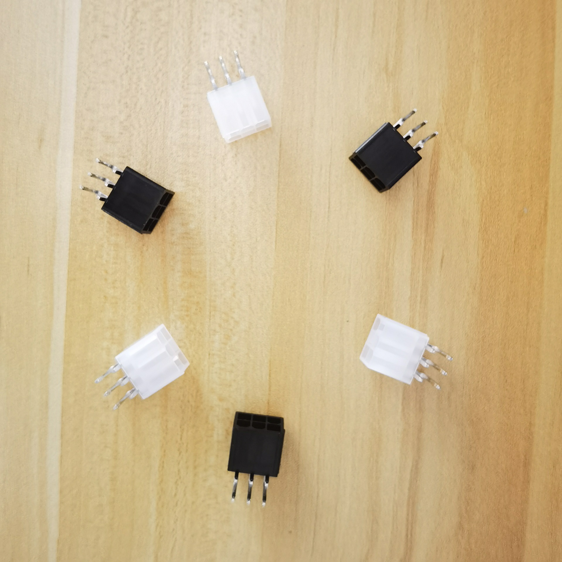 供应连接器4.2  4+4P 特殊连接器 黑白色 CSG供应