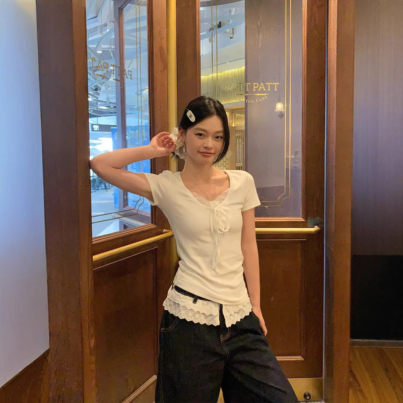Song Zheng'En White Lace V-Neck Short-Sleeve T-Shirt for Women, Summer New Style, Slim Fit, Unique Design, Flattering Top