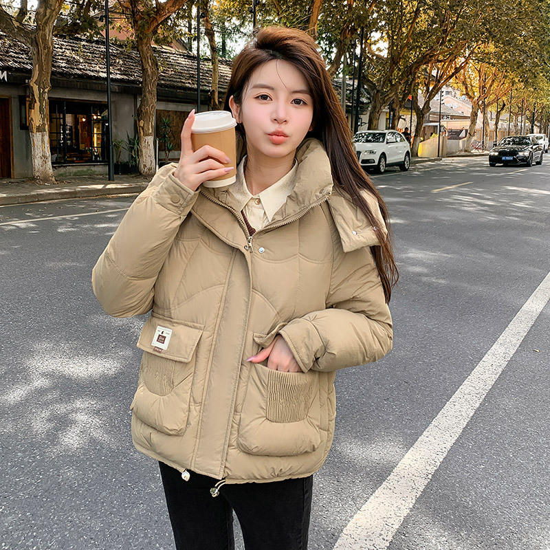 카키색