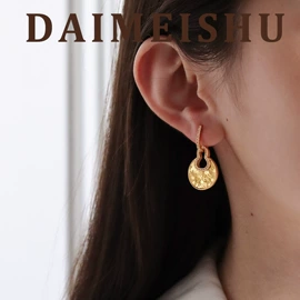 项链;耳环;手链