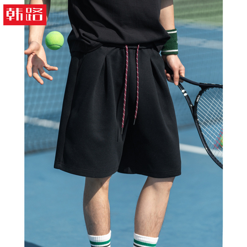 Loose-Fitting Pleated Sweatpants Shorts with a Three-Dimensional Silhouette, Summer Style, Retro Color-Blocking, Drawstring, Textured American Streetwear Brand Five-Point Pants Loose-Fitting Pleated Sweatpants Shorts with a Three-Dimensional Silhouette, Summer Style, Retro Color-Blocking, Drawstring, Textured American Streetwear Brand Five-Point Pants