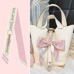 盛大な歓慶夏のピンクの波点シルクタオルはリボンを包んでバッグの取っ手のプリントの小さいストリップの女性を飾ります。