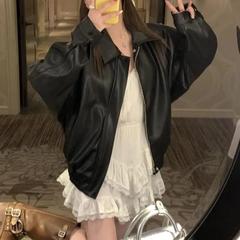 アメリカのレトロな黒い皮の服の女性のコート秋冬の厚いpu皮のジャケットの上着の高級感のゆったりした機関車の服