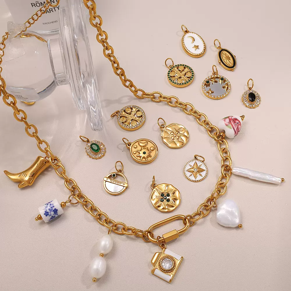 欧美新款吊坠配饰女镶嵌水钻百搭轻奢吊坠镶嵌玻璃石圆形吊坠项链