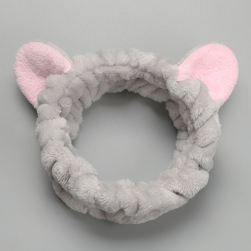 41# Oídos de gato gris.