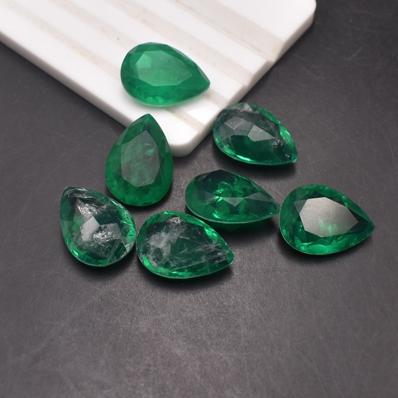 綿の暗い裂水の形のナシの形の祖母の緑の戒面の宝石の宝石のアクセサリーと石の部品のDIYは宝石の裸の石をつなぎ合わせます。|undefined