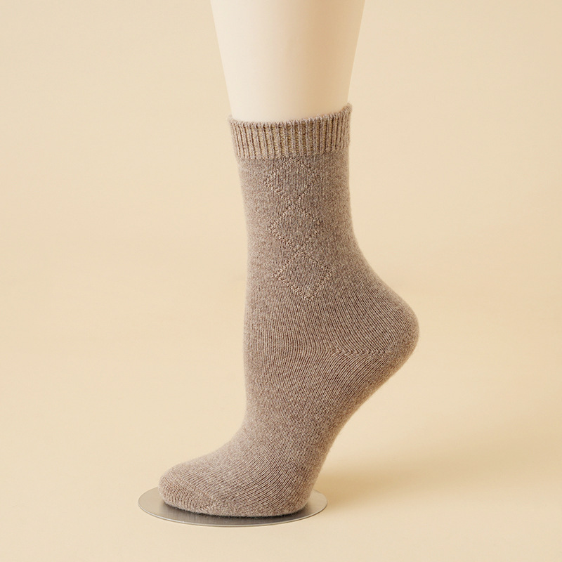 Autumn pure cashmere socks, thickened for warmth, unisex mid-calf socks, sweat-absorbent, solid color, knitted wool socks, suitable for home wear, and designed to protect the ankles