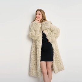 皮草;女式皮衣;羽绒服